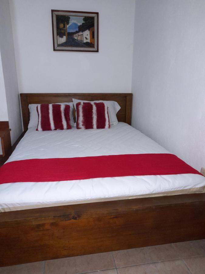 Hostal Blood Moon Rio Dulce Town Extérieur photo