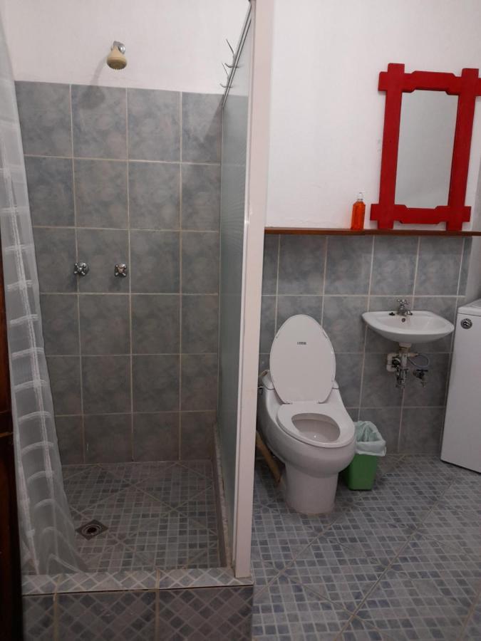 Hostal Blood Moon Rio Dulce Town Extérieur photo