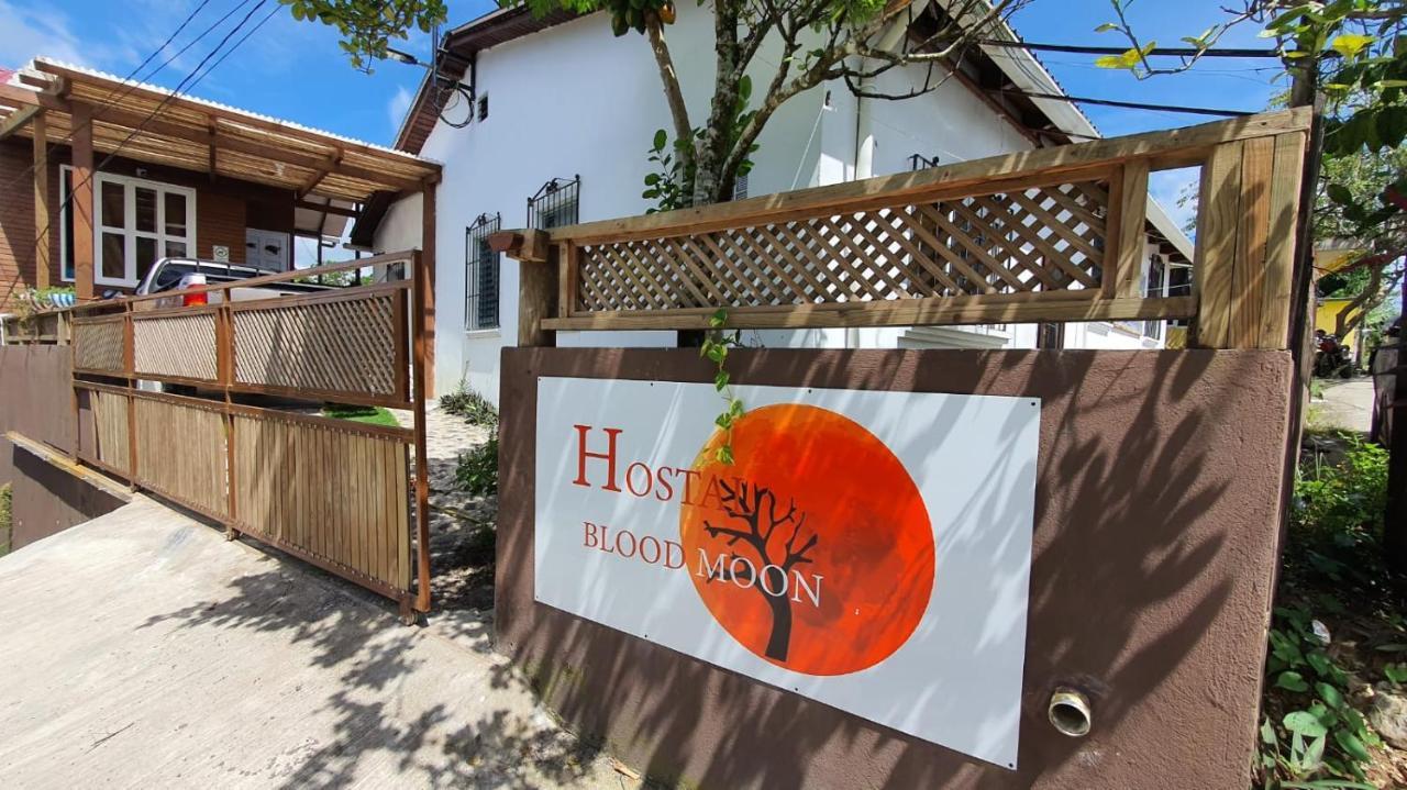 Hostal Blood Moon Rio Dulce Town Extérieur photo