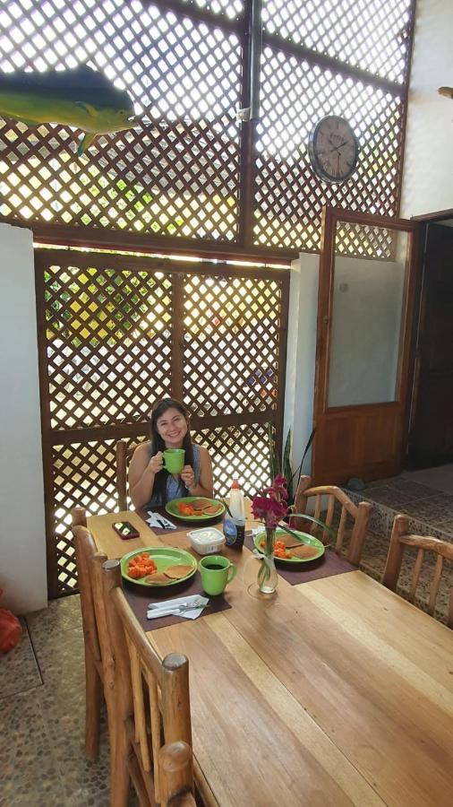 Hostal Blood Moon Rio Dulce Town Extérieur photo