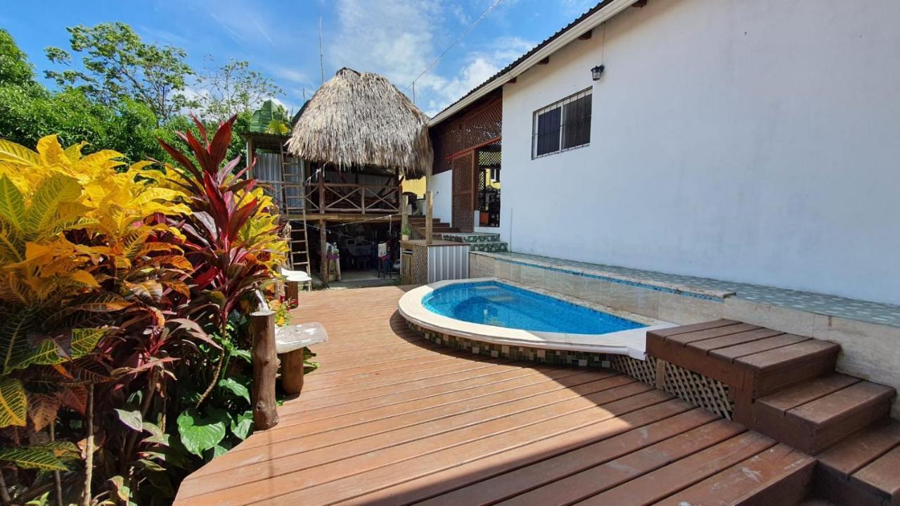 Hostal Blood Moon Rio Dulce Town Extérieur photo