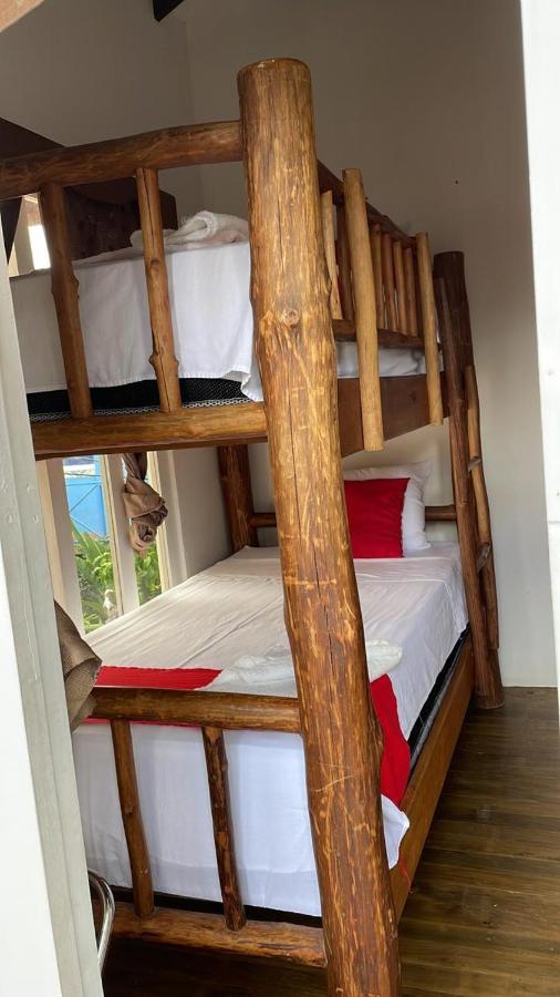Hostal Blood Moon Rio Dulce Town Extérieur photo